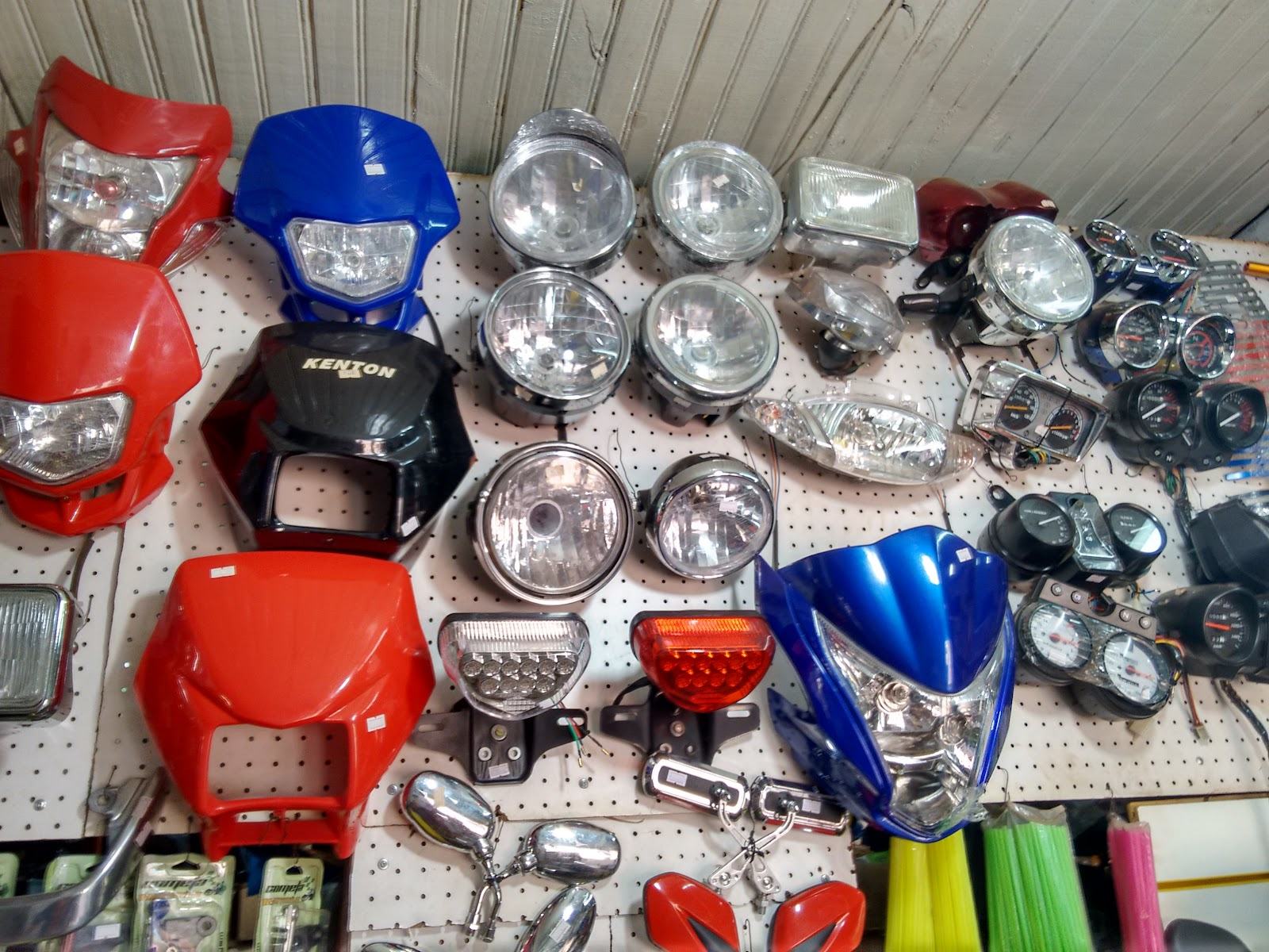 Faros y ópticas para moto